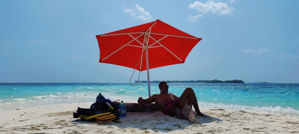 Malé: 5-Hour Sandbank Escape – Snorkel, Swim & Relax on a Secluded Maldivian Paradise Image