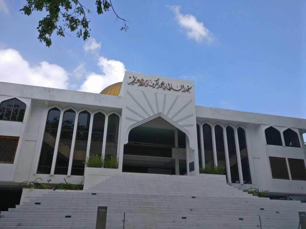 Hulhumale: 2 Hour Malé Motorcycle City Tour Image